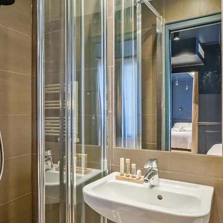 Hotel Clemence Paris Exterior photo
